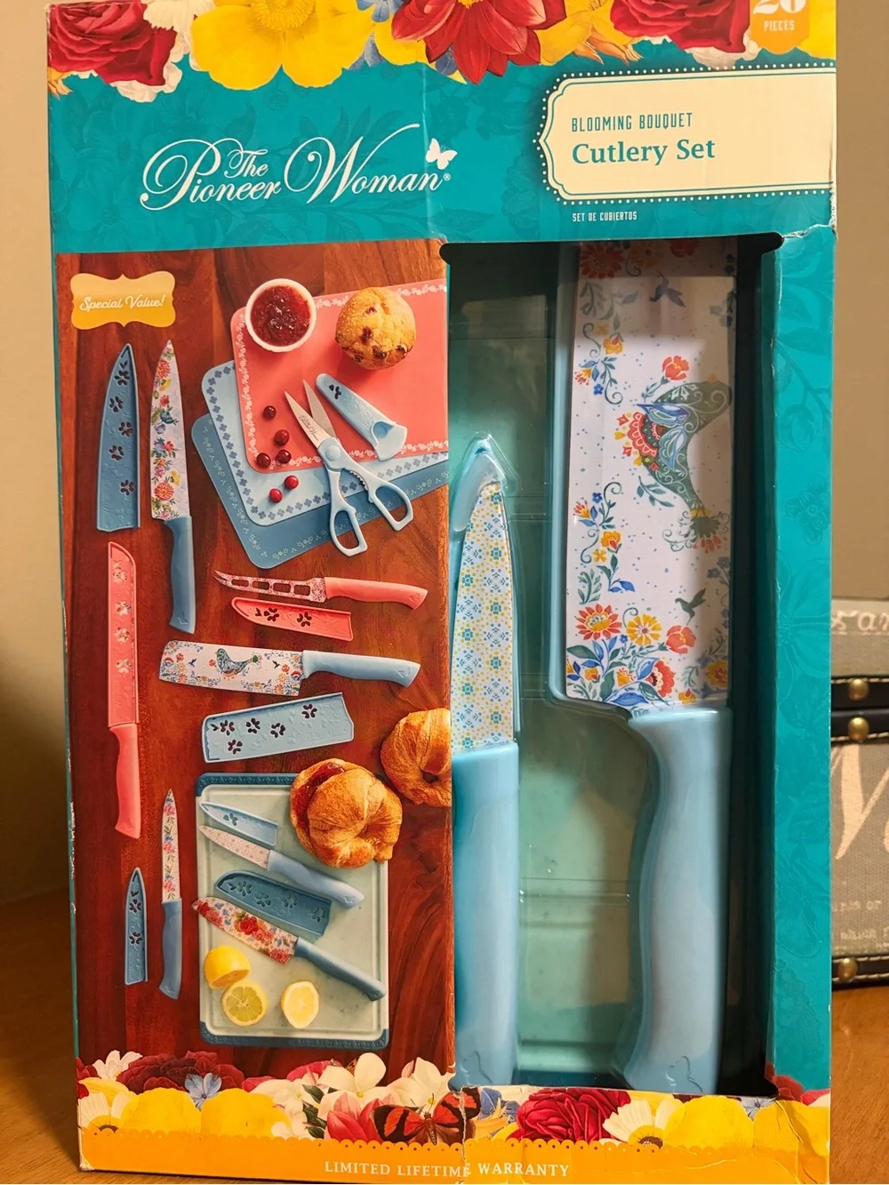 NWT The Pioneer Woman Blue Floral Kitchen Cutlery Set - Picture 1 of 5